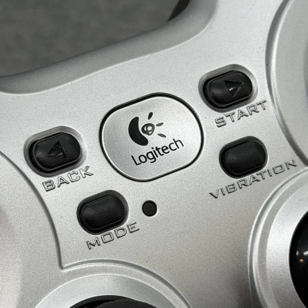 Logitech F710 Wireless Gamepad PC Gaming Controller USB Nano Receiver READ